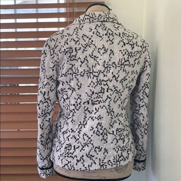 CHICO’S‎ 100% LINEN BLACK & WHITE BLAZER SIZE 1 - Picture 2 of 9